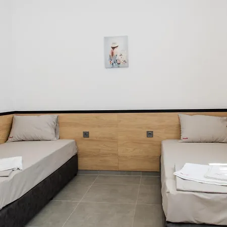 ко ни ко Hotel *