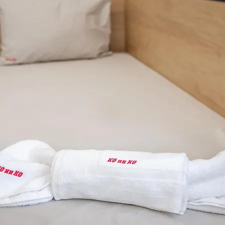 ко ни ко Hotel *
